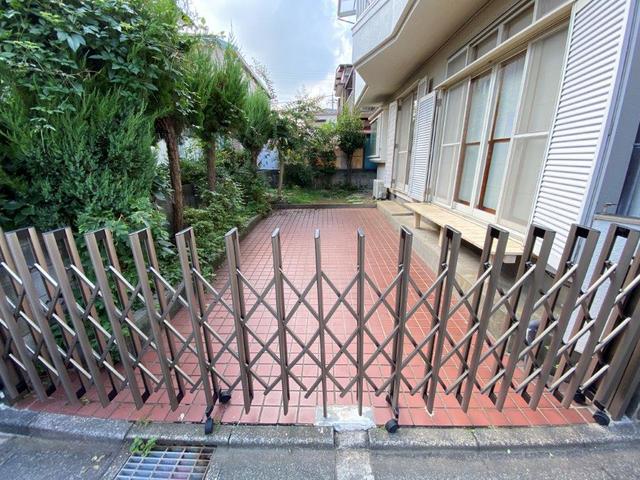 駐車場　駐車スペース（車種による制限有）