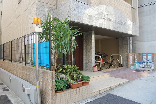 エントランス　玄関部分