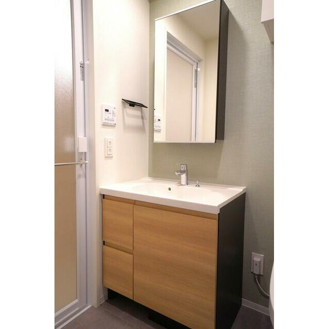 洗面設備　※同仕様写真含む