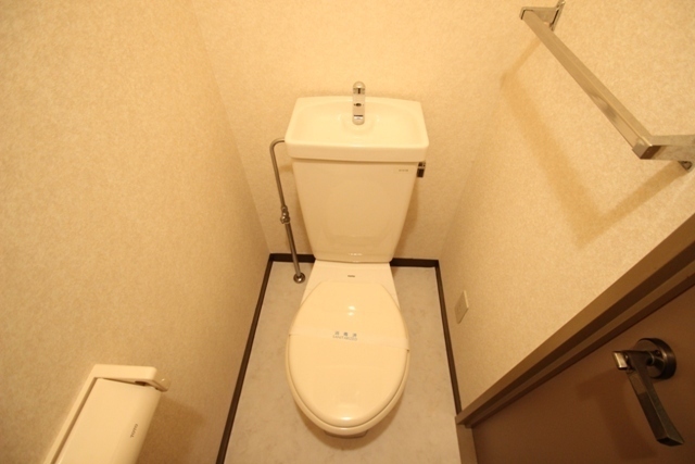 トイレ　別号室画像