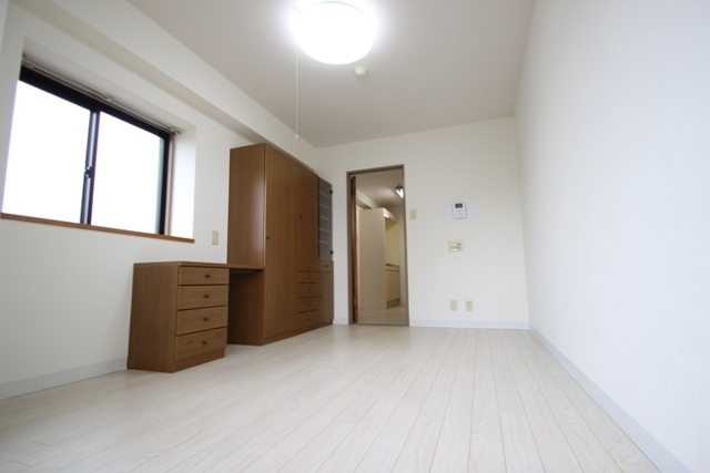 居室・リビング　別号室画像