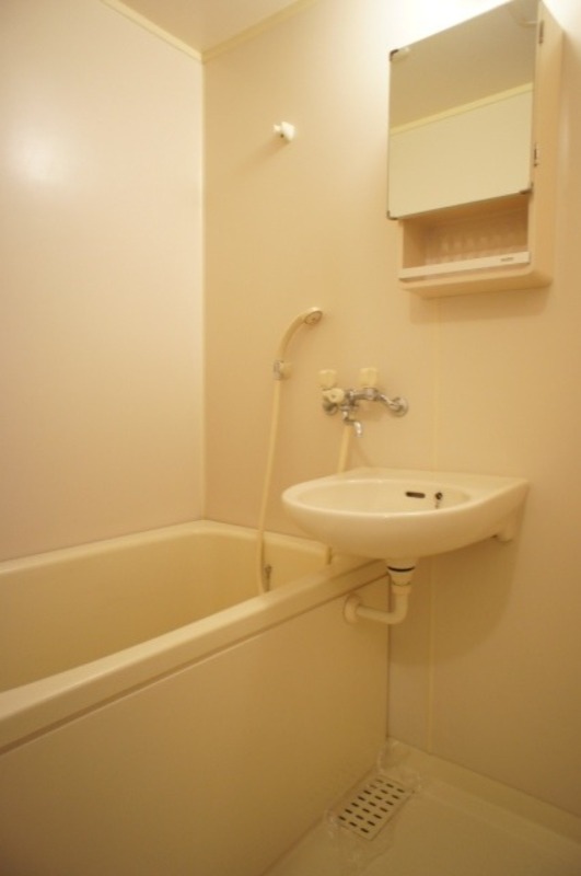 バス・シャワールーム　図面と現状に相違がある場合には現状を優先