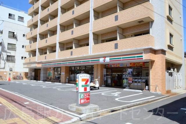 コンビニ　セブンイレブン広島宇品通り店（コンビニ）まで49m