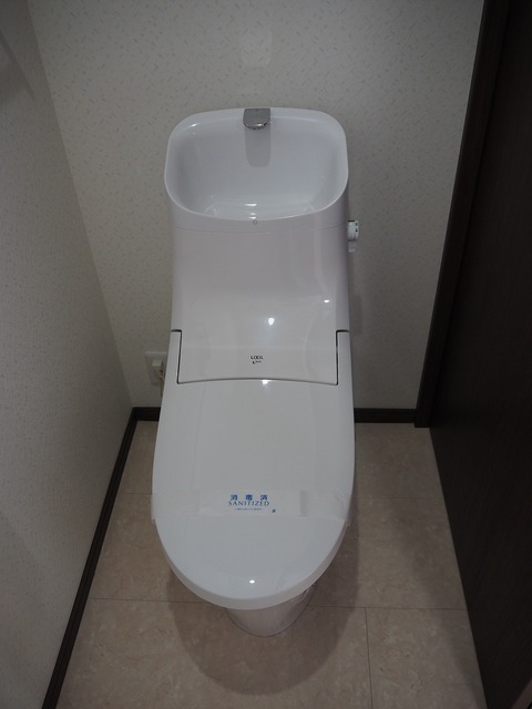 トイレ　温水洗浄便座