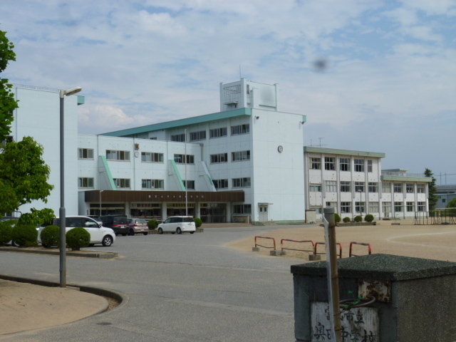 中学校　奥田中学校（中学校）まで2880m