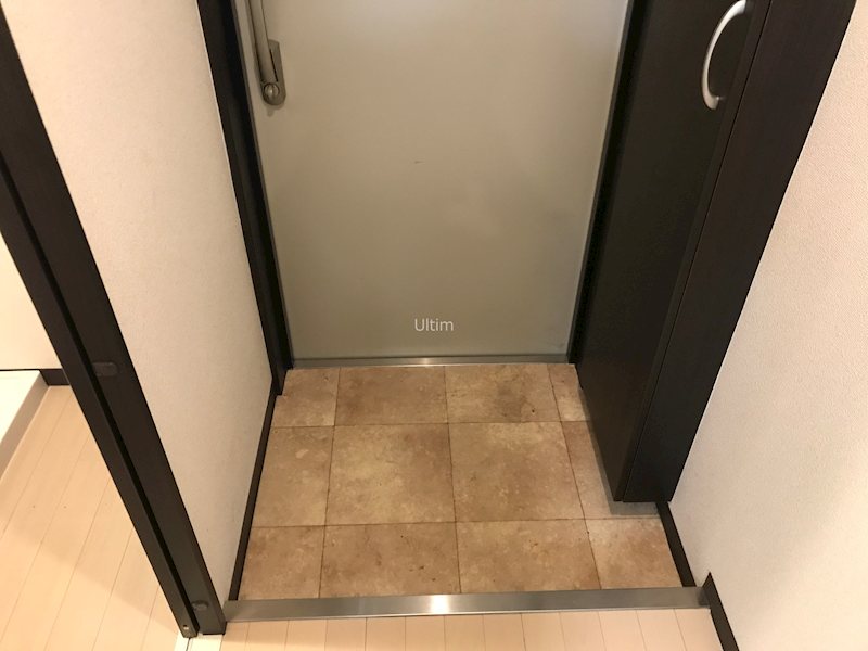 玄関　全て違うお部屋（同じ間取り）の写真です