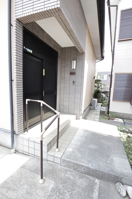 エントランス　スロープあります