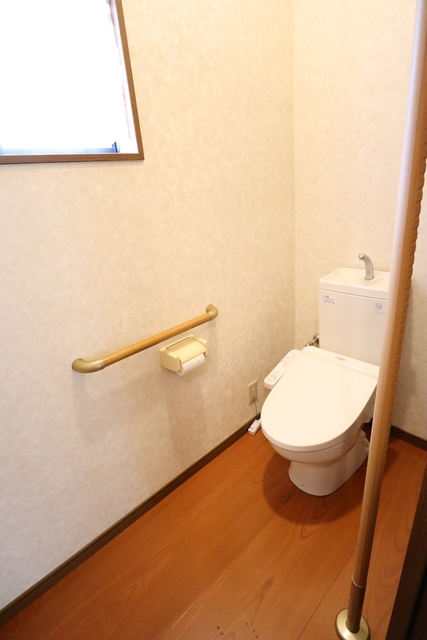 トイレ　手すり付