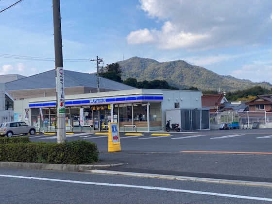 コンビニ　ローソン呉焼山北一丁目店（コンビニ）まで702m