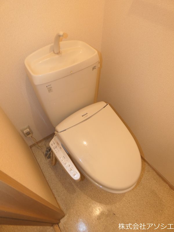 トイレ　ウォシュレット便座