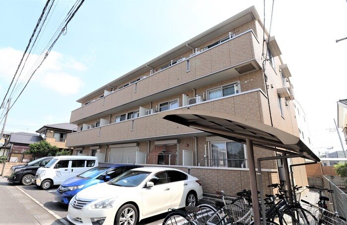 建物外観　フローラのご紹介は住まいの窓口　アソシエへお任せ下さい。