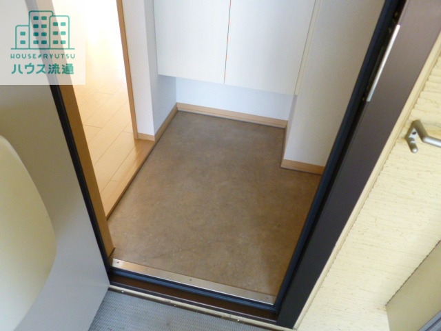 玄関　※同タイプ別号室のお写真です