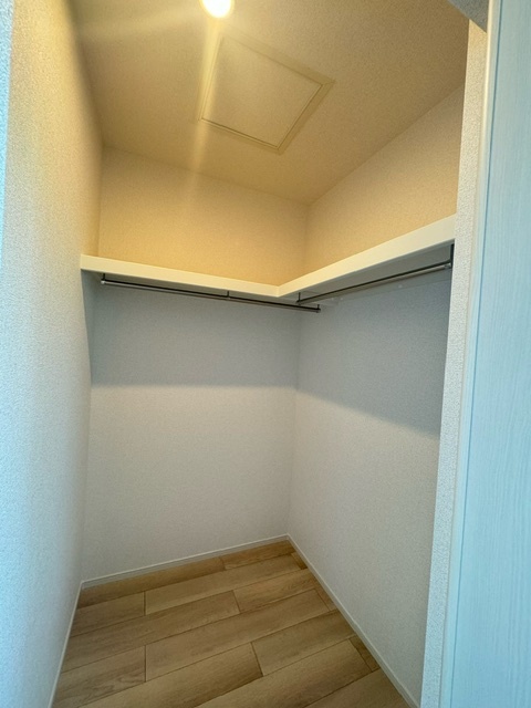 収納　たっぷり収納ウォークインクローゼット