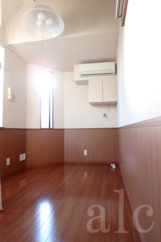 居室・リビング　居室　お掃除のしやすいフローリングの居室※別部屋参照