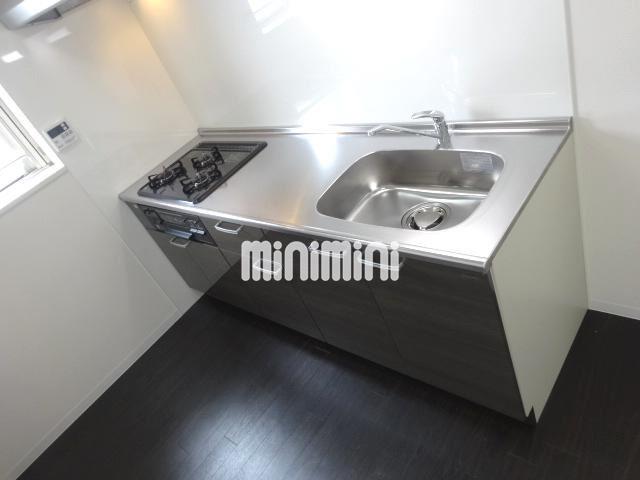 キッチン　３口コンロ