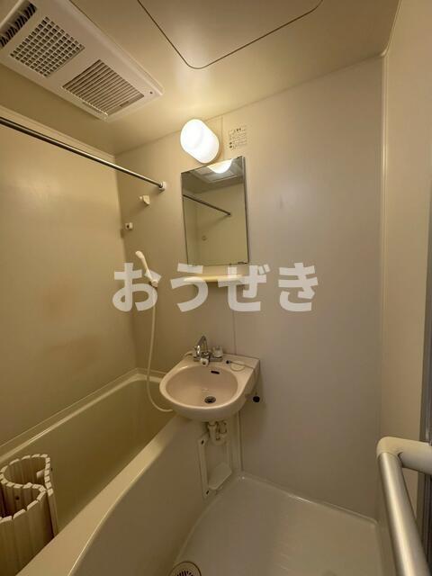 バス・シャワールーム　?