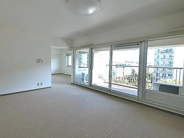 居室・リビング　開放感のあるゆったりとしたお部屋です♪