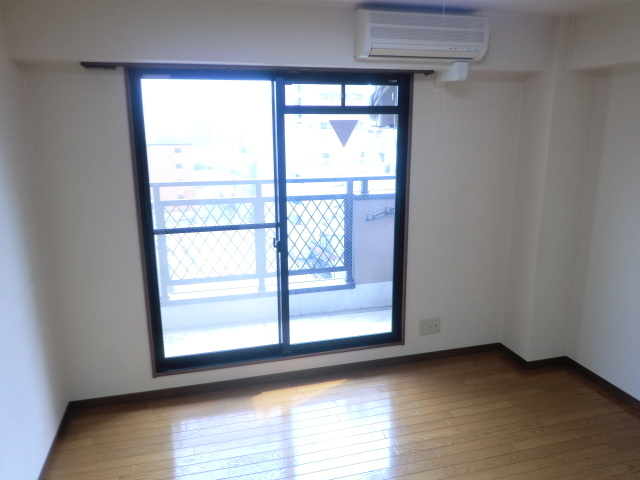 居室・リビング　明るいお部屋です。