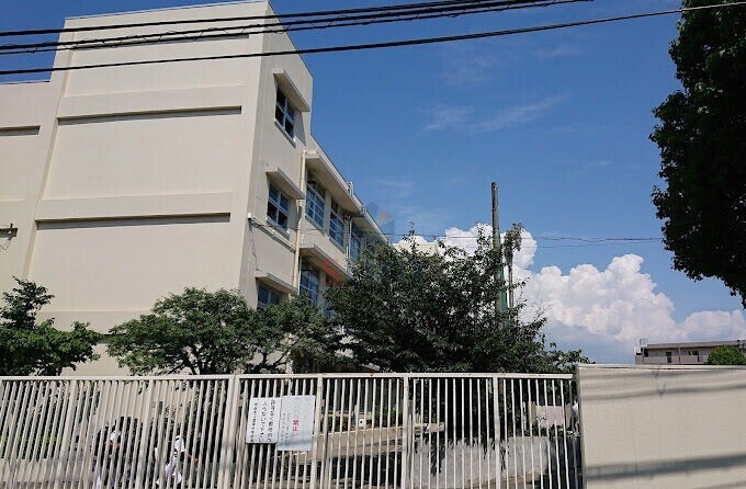 中学校　豊津中学校（中学校）まで376m
