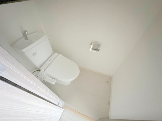 トイレ　綺麗なトイレにはウォシュレット標準装備です。