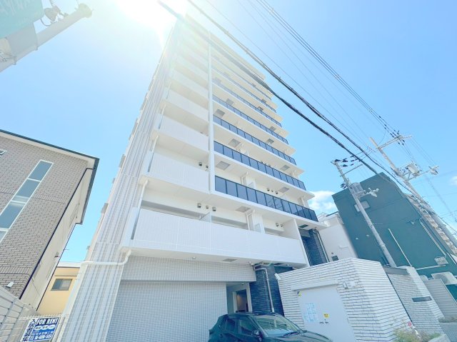 建物外観　存在感のある外観は落ちついた色合いで、堂々としていますね。