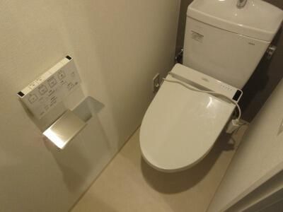 トイレ　別タイプ部屋　参考写真です