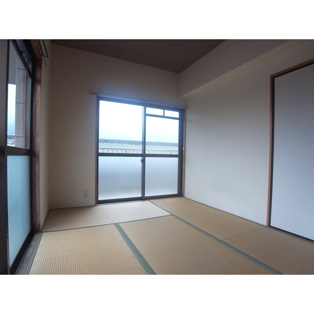 その他部屋・スペース　開放的な寝室です