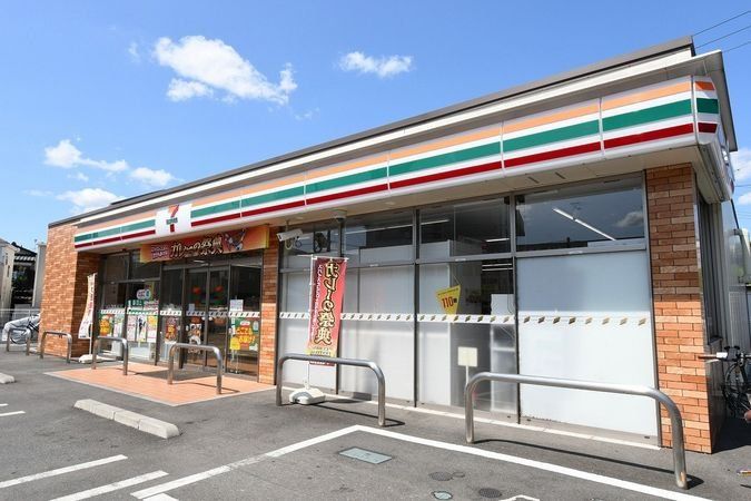 コンビニ　セブンイレブン富士見上沢1丁目店（コンビニ）まで320m