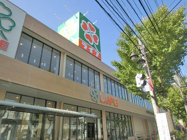スーパー　ライフ青葉しらとり台店（スーパー）まで585m