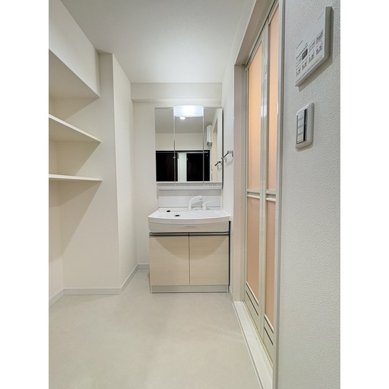 洗面設備　※別部屋写真、現況優先