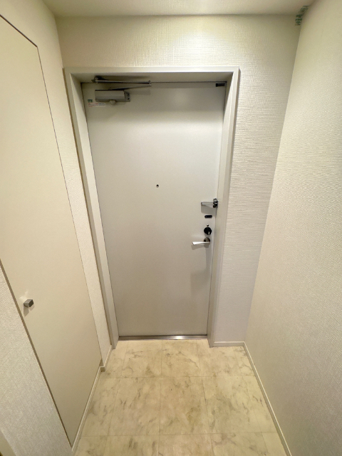 玄関　※同建物の別部屋の写真