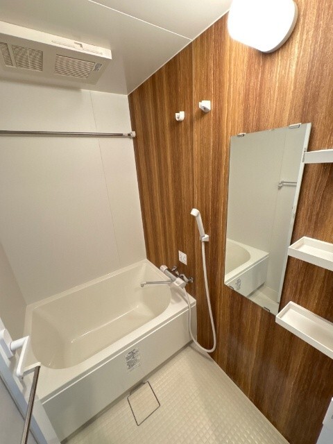 バス・シャワールーム　※同建物の別部屋の写真