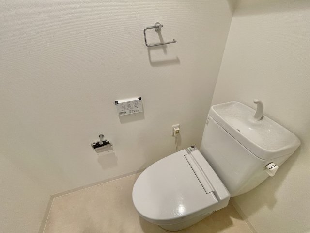 トイレ　※同タイプ別部屋参考写真