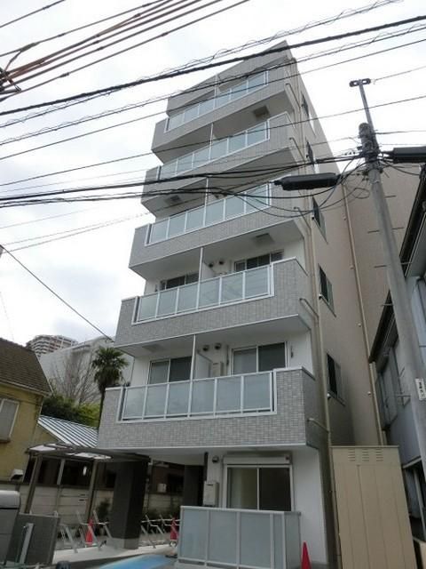 建物外観　閑静な住宅街に立地。商業施設も近いです。