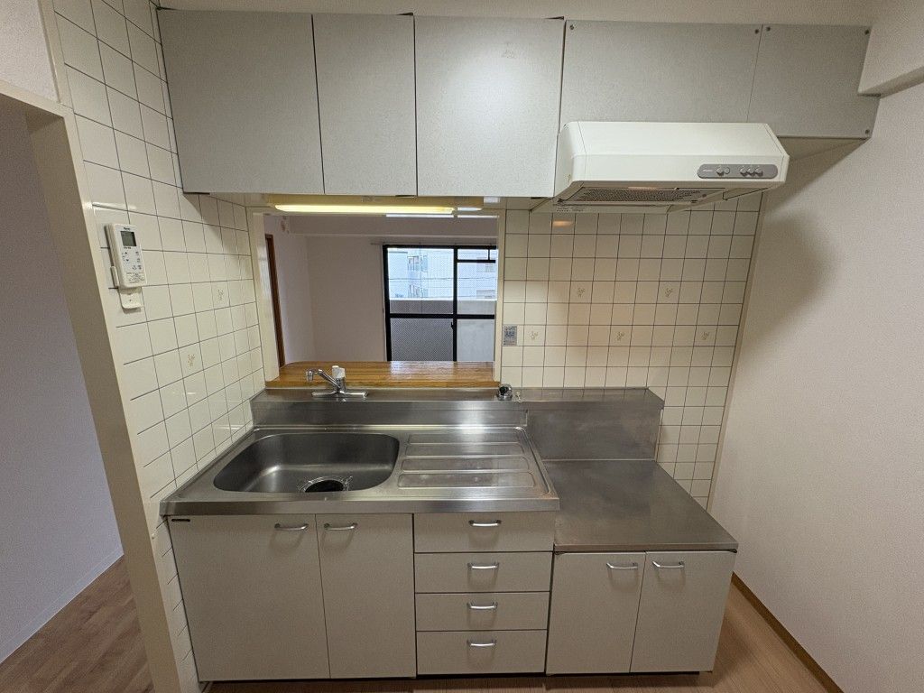 キッチン　コンパクトなキッチンで掃除もラクラク