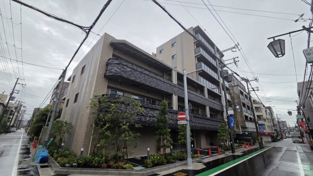 プレサンスロジェ甲子園口ルミエの外観写真