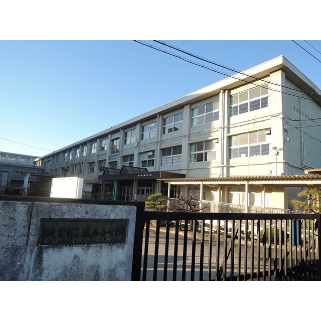 小学校　城西小学校　　４１（小学校）まで690m