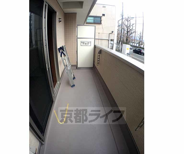 バルコニー　とても広いバルコニーです