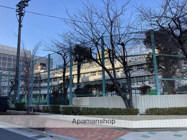 小学校　京橋築地小学校（小学校）まで2010m