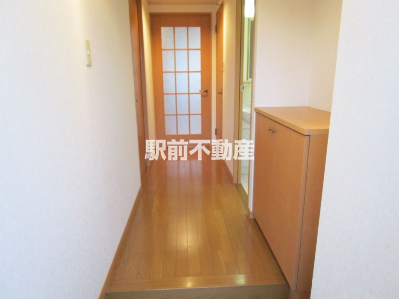 玄関　写真は別部屋