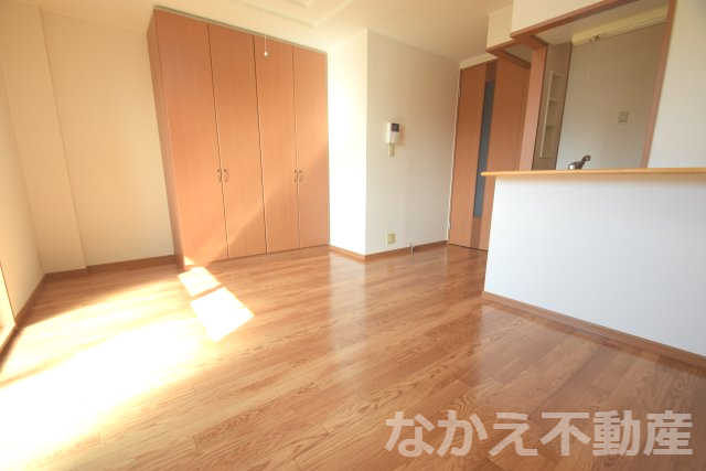 居室・リビング　こちらの居間で趣味の時間をお楽しみください
