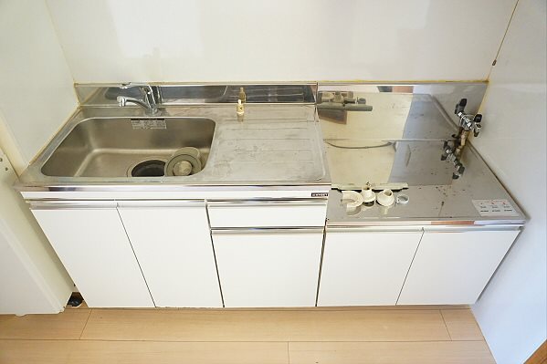 キッチン　別部屋の写真となります。