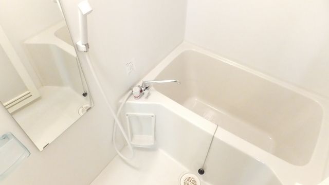 バス・シャワールーム　清潔感のあるバスルーム