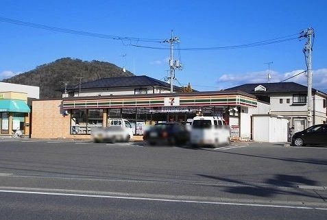 コンビニ　セブンイレブン（コンビニ）まで200m