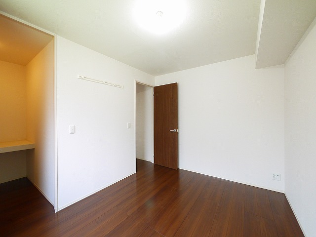 その他部屋・スペース　落ち着いて過ごせるお部屋なので、寝室にいかがでしょうか