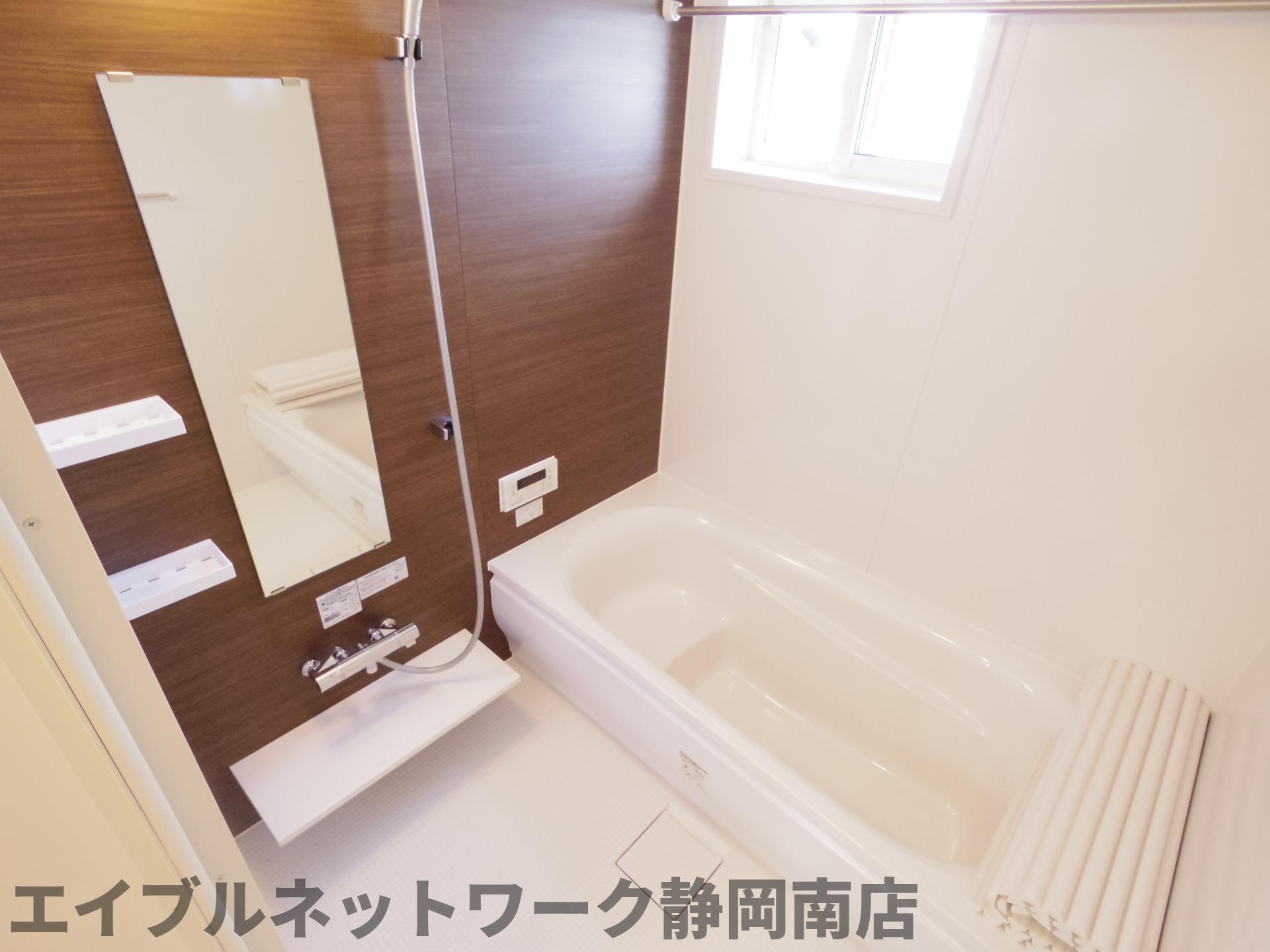 バス・シャワールーム　ゆったり過ごせるお風呂です