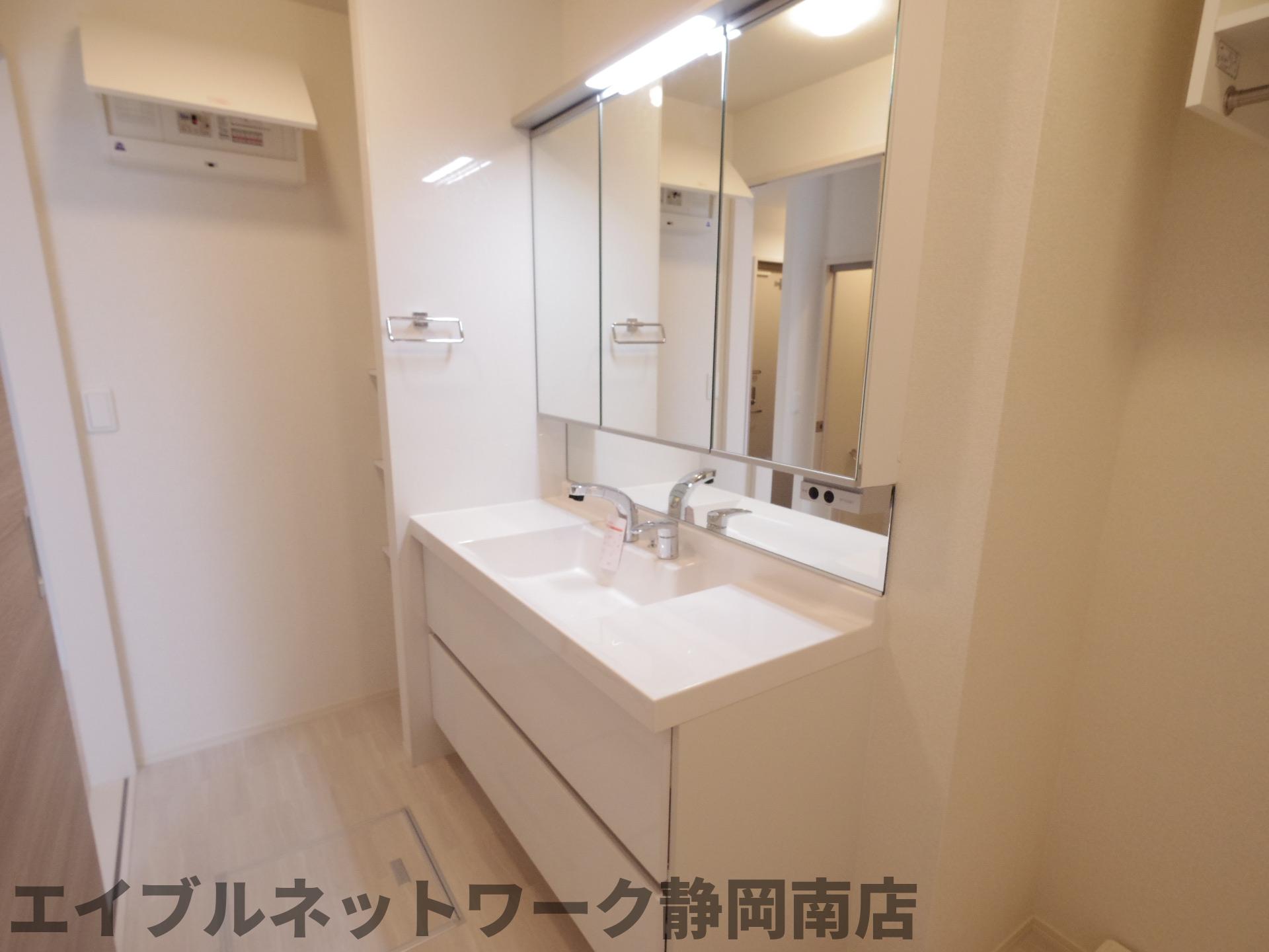 洗面設備　忙しい朝には欠かせない洗面所です