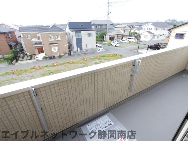 バルコニー　バルコニーがあります