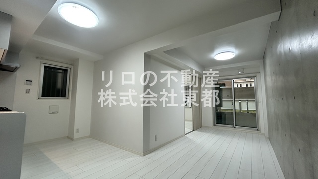 居室・リビング　※１０２号室の参考写真です。
