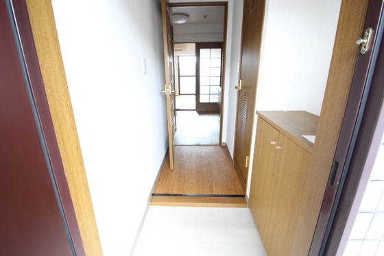 玄関　※別部屋の写真です